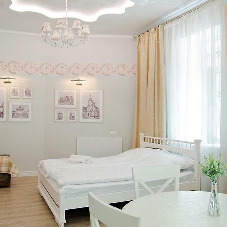 Deluxe Appartment In The City Center Lviv Exterior photo