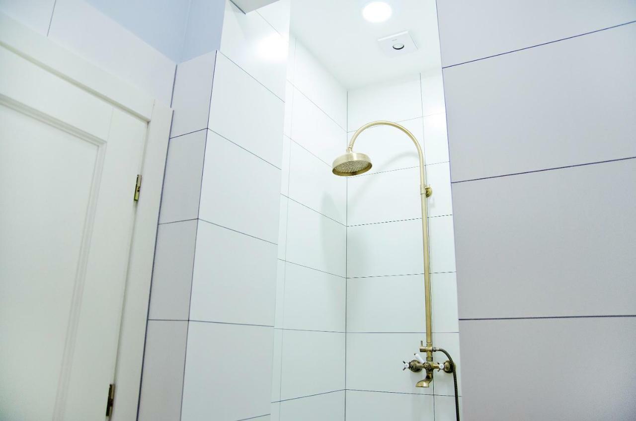 Deluxe Appartment In The City Center Lviv Exterior photo